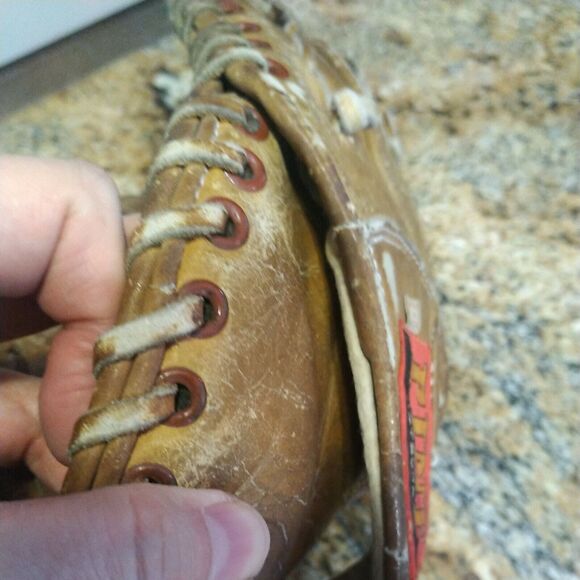 RARE OLD PINE A400 FIRST BASE PROFESSIONAL MODEL BASEBALL GLOVE Left Hand Throw - Picture 9 of 12